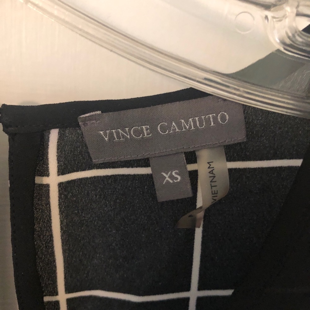 VINCE CAMUTO Keyhole Back Blouse - Picture 6 of 7